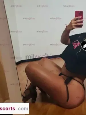 Valentina,Hermosa Colombiana, Descomplicada Muy Pasional.., Escorts en Bogotá — 18 años