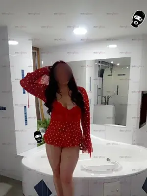Bomba Sensual Y Complaciente Hermosa Dama Pelirroja, Escorts en Bogotá — 18 años