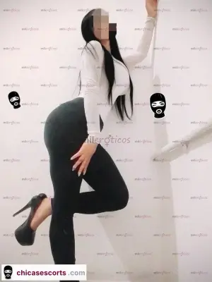 Hermosa Flaca, Escorts en Bogotá, Colombia — 18 años