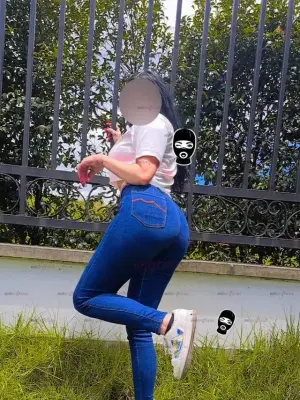 Jovencita Dispuesta A Complacerte En Todo Ven A Cumplir Tus Fantasias 20k, Escorts en Bogotá, Colombia — 40 años