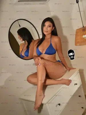 Laura Hermosa Pelinegra Espampante Bella De Piez A Cabeza Soy Nueva, Escorts en Medellín, Colombia — 18 años