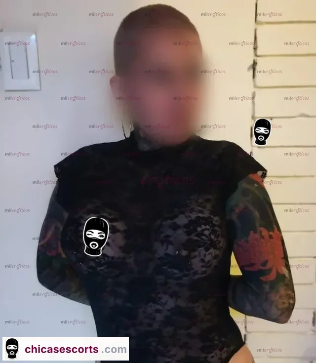 Foto de Modelo Alternativa Tatuada Con Piercings EróTicos Apto Privado En Chapinero — imagen 3