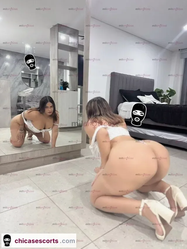 Foto de Una Perrita Dulce Bien Provocativa Maestra Con La Lengua — imagen 6