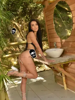 Apariencia De Una Nenita Encantadora Te Facinara Estar Conmigo, Escorts en Medellín — 18 años