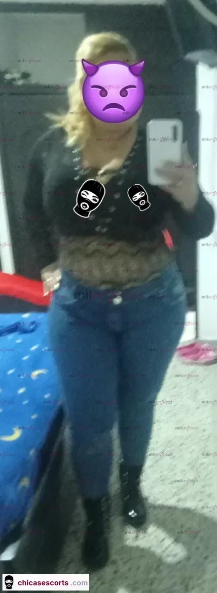 Foto de Deliciosa Chica Trosuda Piel Blanca Senos Y Cola Grande — imagen 4