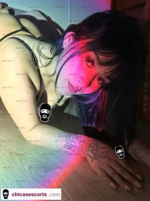 Emily Rousse A Domicilio: SeduccióN En LáTex Negro, Escorts en Bogotá — 18 años