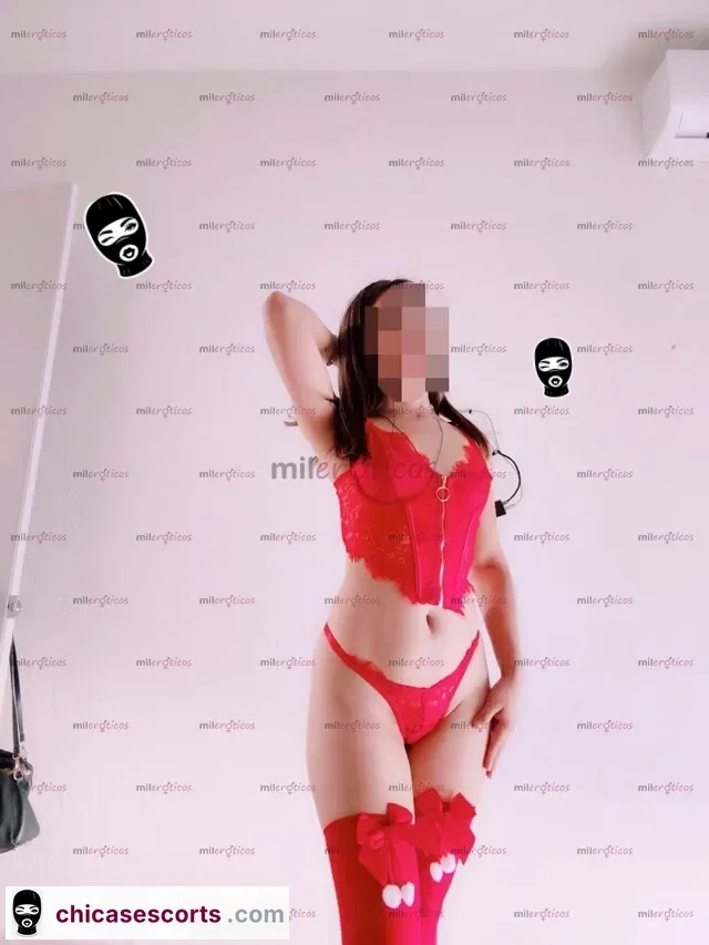 Foto de Flaquita Rica, Vagina Bien Apretadita Ven A Ponerme En 4 — imagen 3