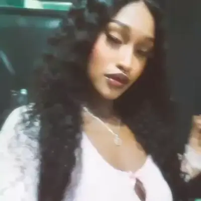 Spicy girl, Encuentros en Puerto Plata — 24 años