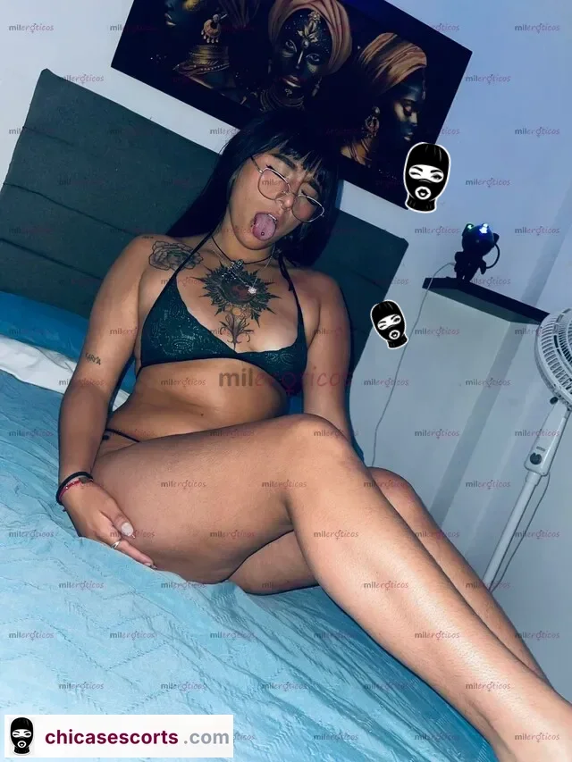 Foto de Emma Hermosa Jovencita Con Curvas Deliciosas Ganocita — imagen 7