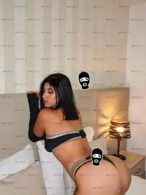 Paisita De Piel Canela, Escorts en Medellín — 20 años